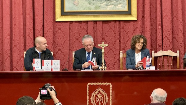 La publicación “Araceli, Guía Aracelitana” recoge la historia, devoción, arte y la tradición aracelitana