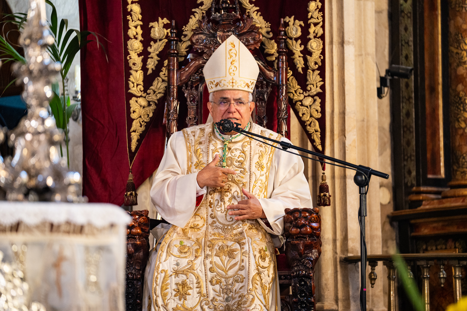 Unas 200.000 personas siguieron la misa del Día de la Virgen por el canal nacional